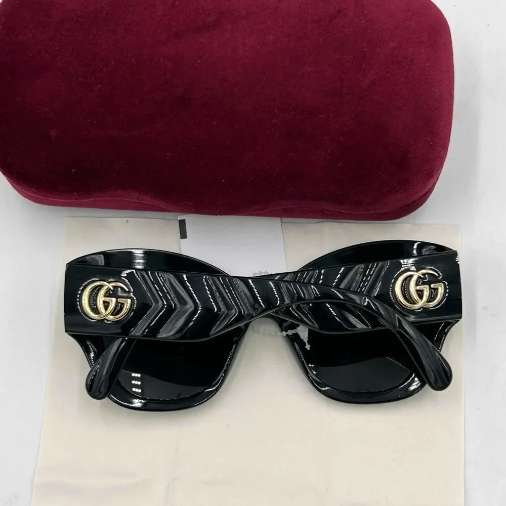 Women’s Gucci cat Eye sunglasses made in Italy